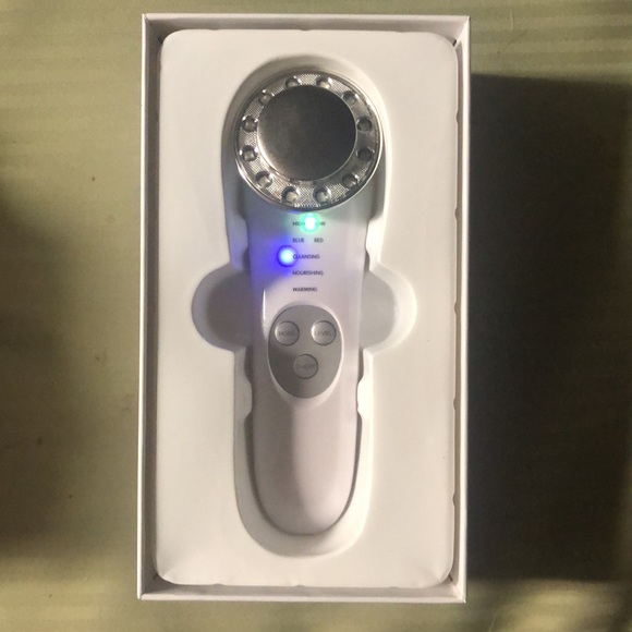 Cleansing Optical Rejuvenation Device. 7 in 1 Face Massager - Picture 8 of 9